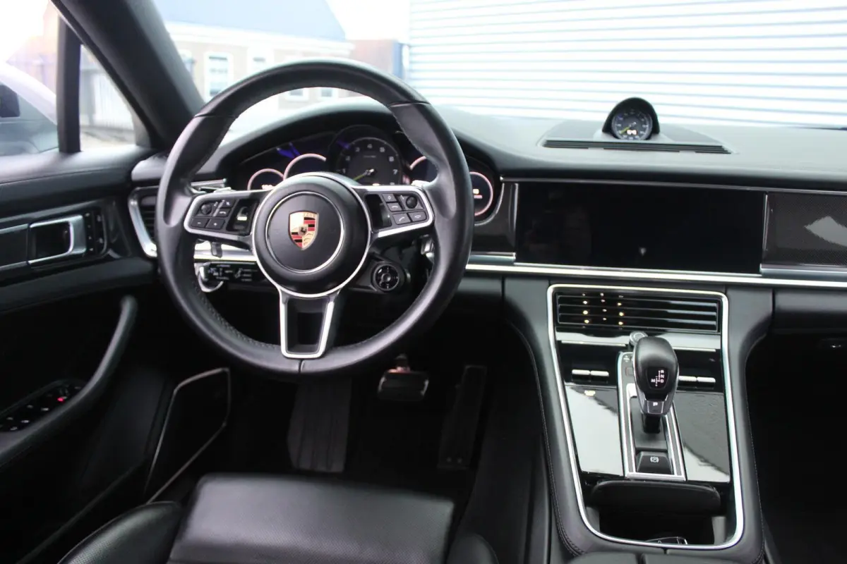 2.9 4 E-Hybrid/Pano
