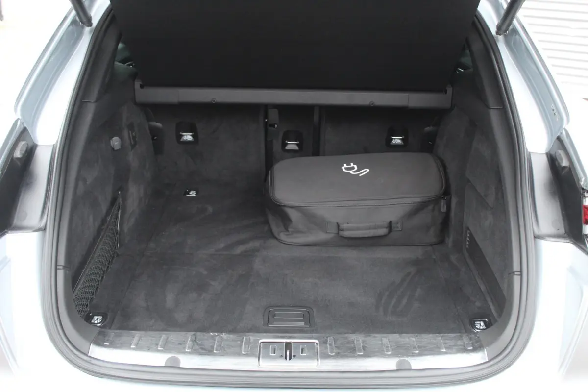 2.9 4 E-Hybrid/Pano
