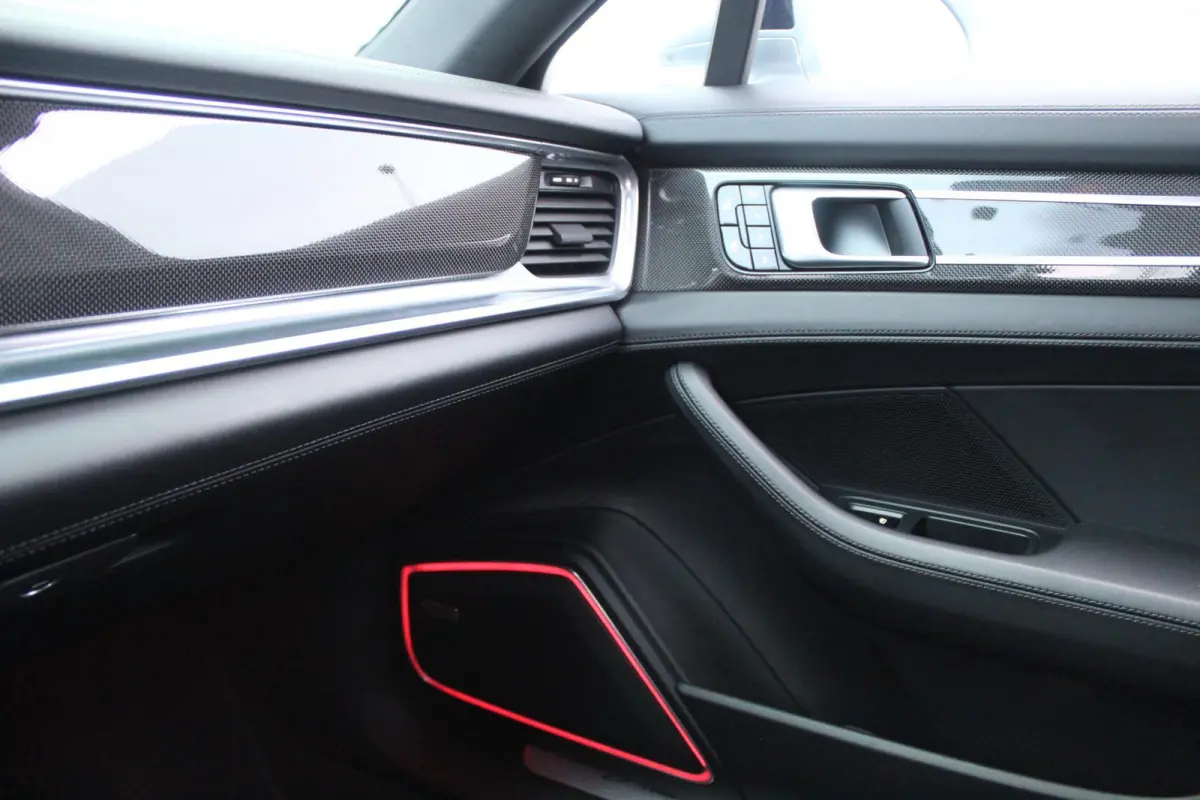2.9 4 E-Hybrid/Pano