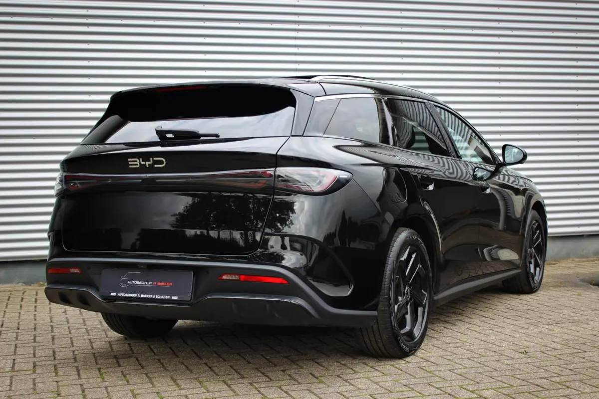 1.5 DM-i Comfort Lite // Long Range 19 kWh | Panoramadak | 360 camera | Sfeerverlichting | Smartphone Key | CarPlay & Android Auto | Fabrieksgarantie