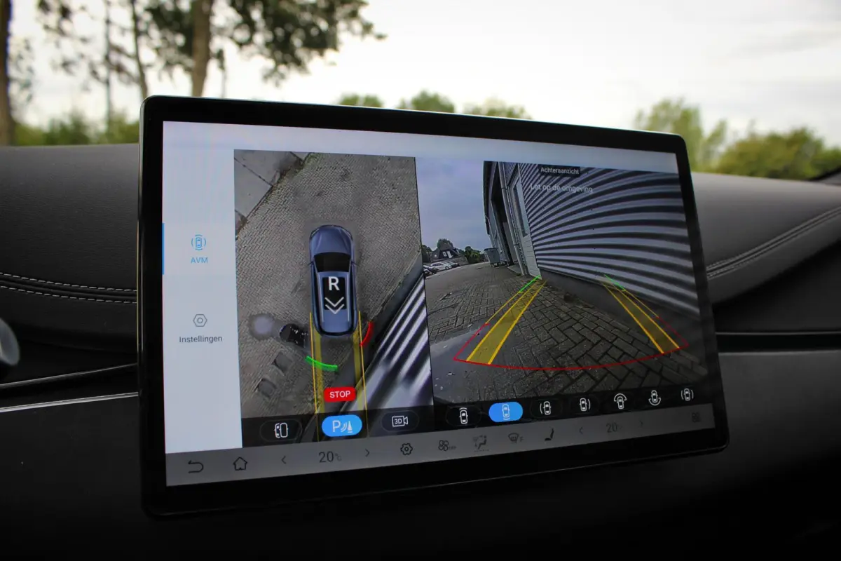 1.5 DM-i Comfort Lite // Long Range 19 kWh | Panoramadak | 360 camera | Sfeerverlichting | Smartphone Key | CarPlay & Android Auto | Fabrieksgarantie