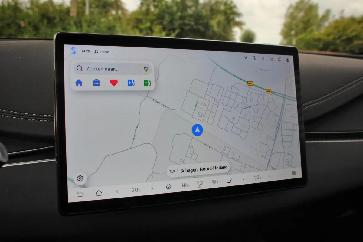 1.5 DM-i Comfort Lite // Long Range 19 kWh | Panoramadak | 360 camera | Sfeerverlichting | Smartphone Key | CarPlay & Android Auto | Fabrieksgarantie