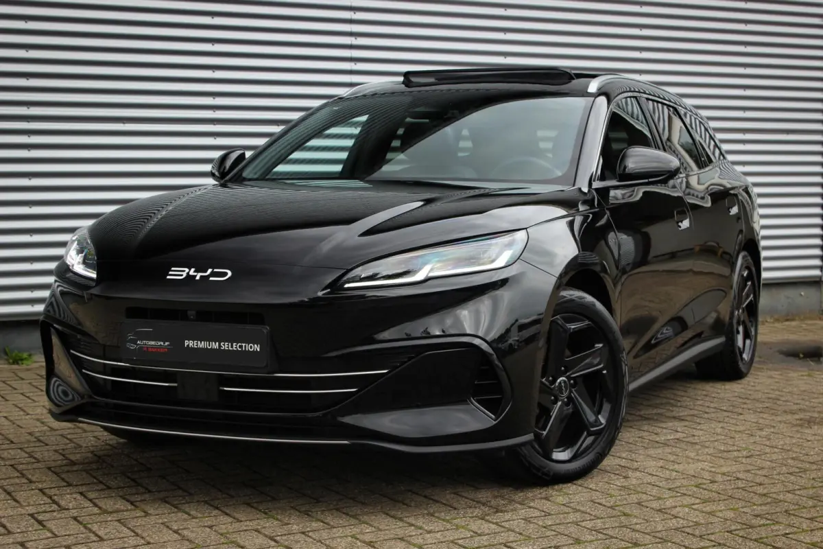 1.5 DM-i Comfort Lite // Long Range 19 kWh | Panoramadak | 360 camera | Sfeerverlichting | Smartphone Key | CarPlay & Android Auto | Fabrieksgarantie