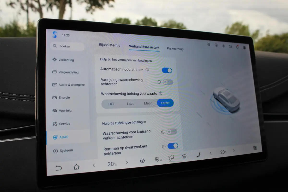 1.5 DM-i Comfort Lite // Long Range 19 kWh | Panoramadak | 360 camera | Sfeerverlichting | Smartphone Key | CarPlay & Android Auto | Fabrieksgarantie