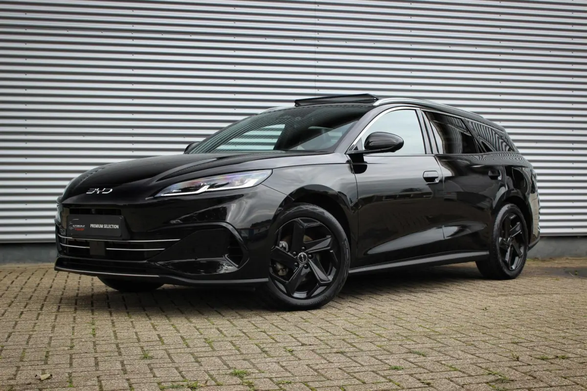 1.5 DM-i Comfort Lite // Long Range 19 kWh | Panoramadak | 360 camera | Sfeerverlichting | Smartphone Key | CarPlay & Android Auto | Fabrieksgarantie