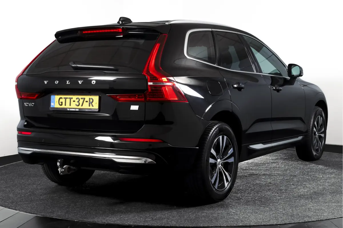 2.0 Recharge T6 AWD Business Pro | S/K Panodak | Elek. Trekhaak | Dig.Cockpit | Cruise | Stoel-+Stuurverw. | Camera | PDC | NAV+App.Connect | Auto.Airco | LM 18" |