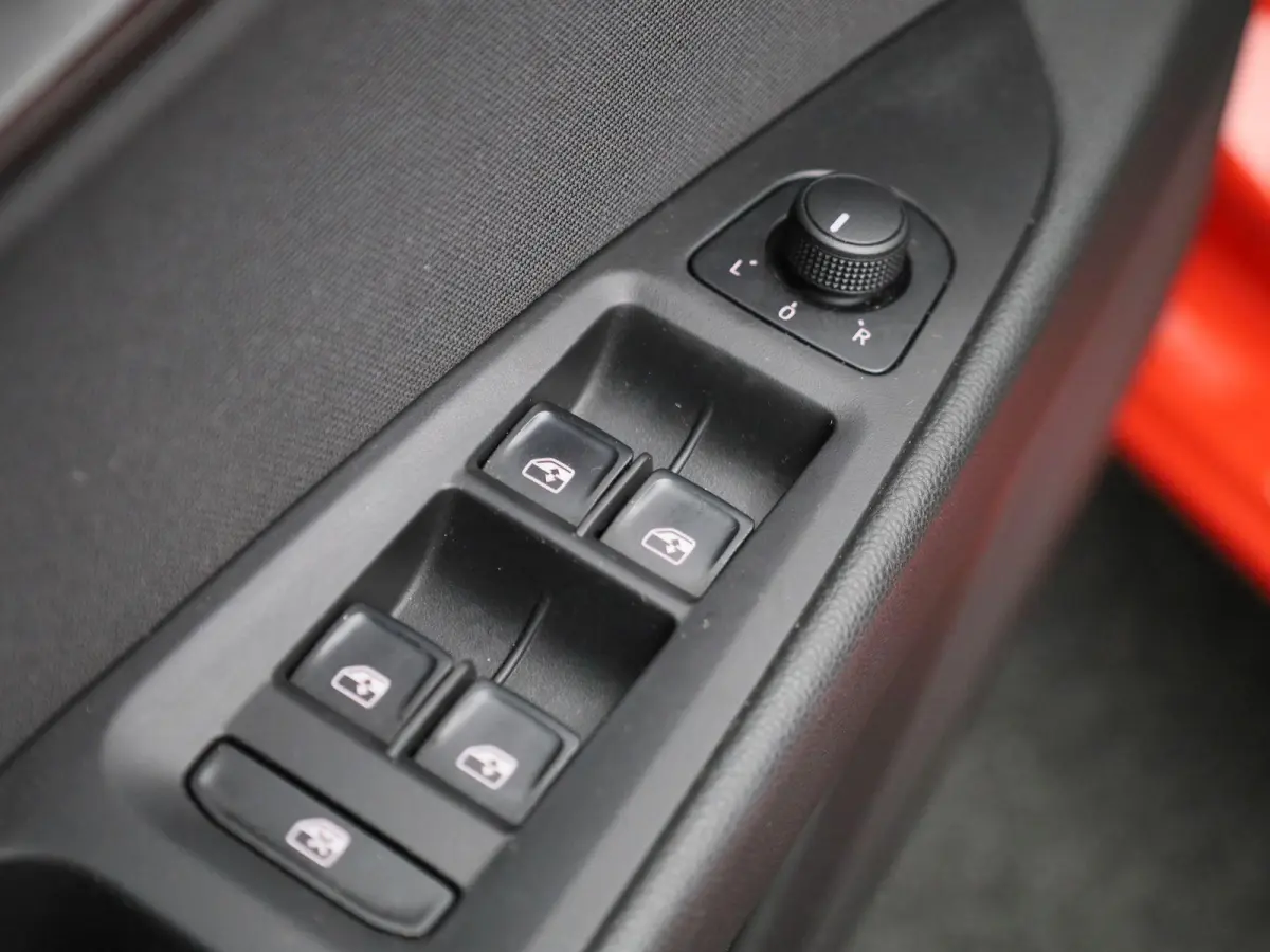 1.0 EcoTSI Style Connect | Climate Control | Cruise Control | Navigatie | Trekhaak |