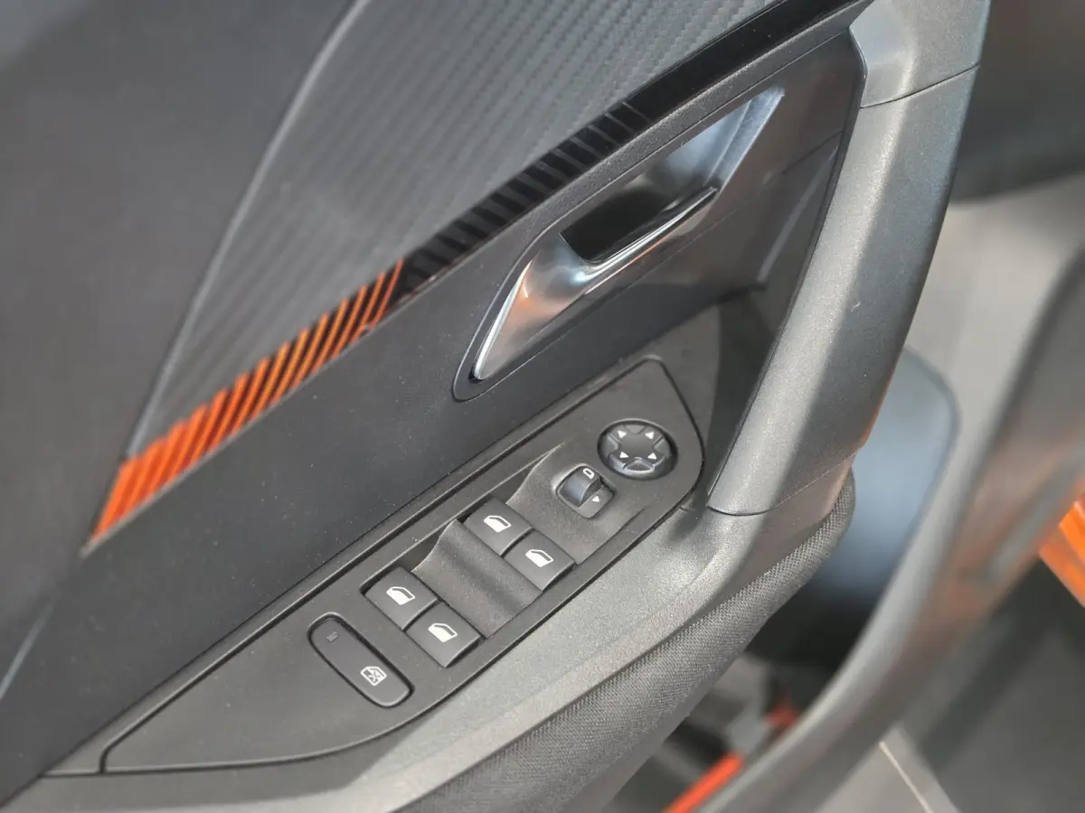 1.2 Blue Lease Active 100 | Airco | Apple Carplay/Android Auto | Navigatie | Parkeersensoren