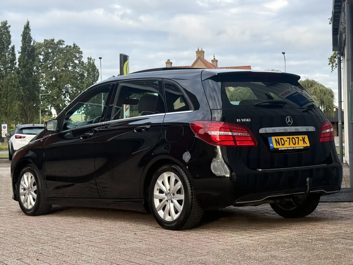 180 Lease Edition Plus | AUTOMAAT | PANO | TREKHAAK | CAMERA | NAVI | CRUISE |