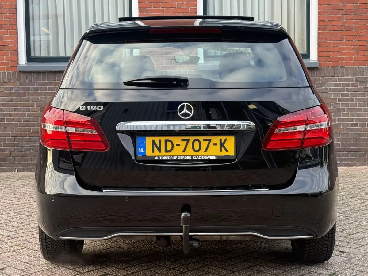 180 Lease Edition Plus | AUTOMAAT | PANO | TREKHAAK | CAMERA | NAVI | CRUISE |