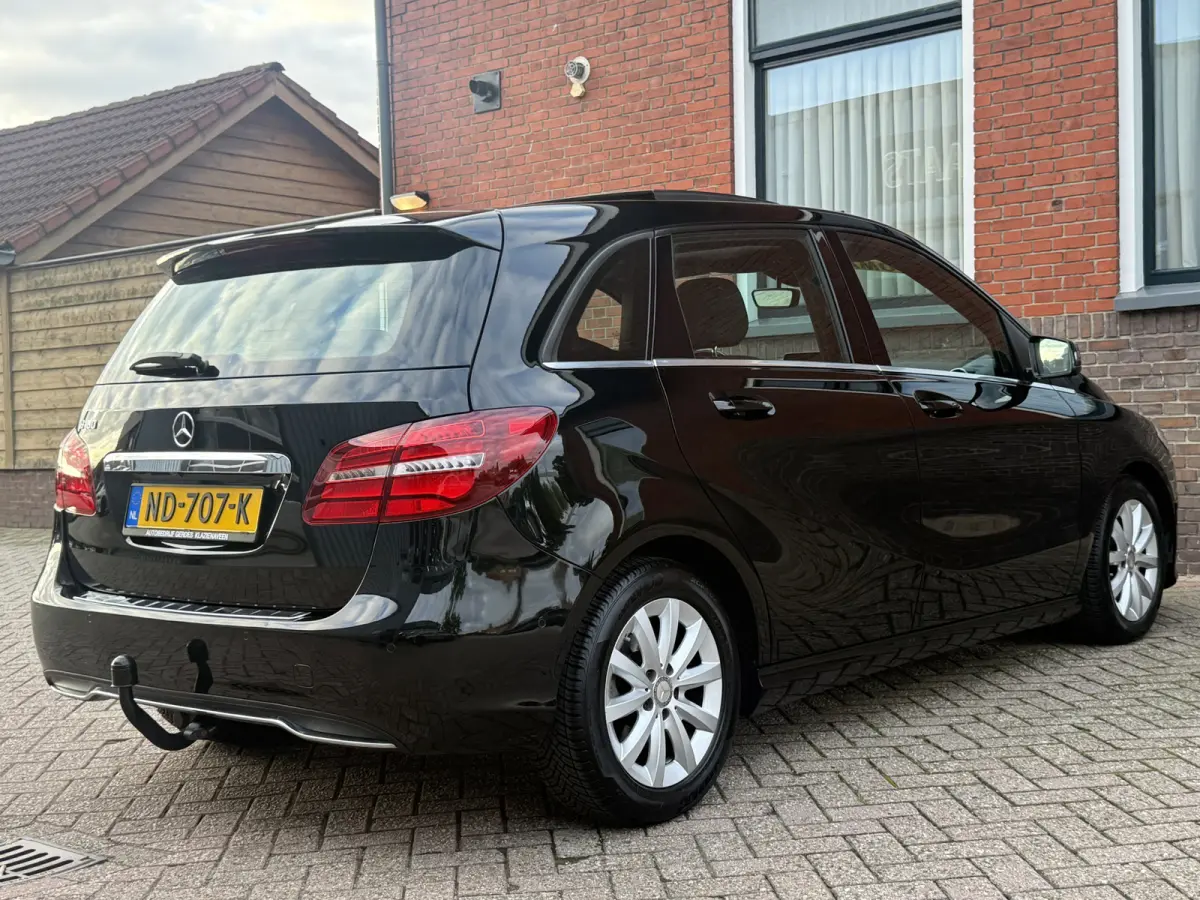 180 Lease Edition Plus | AUTOMAAT | PANO | TREKHAAK | CAMERA | NAVI | CRUISE |