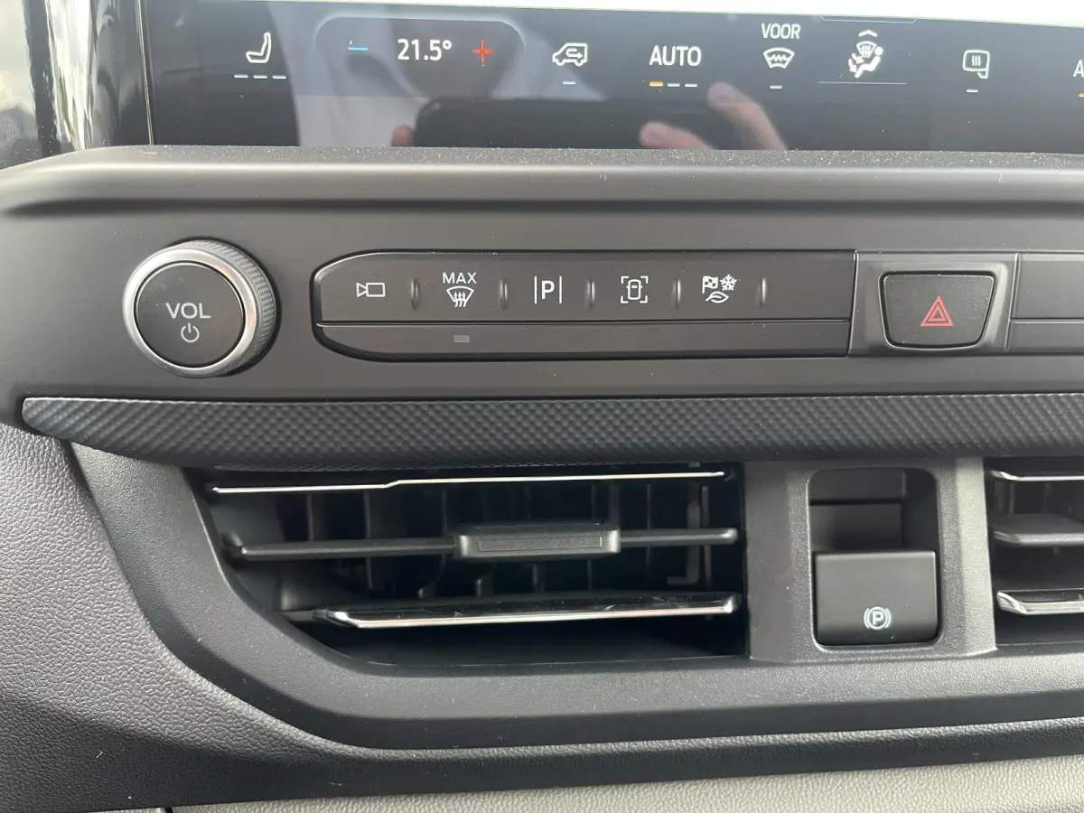 Cust. 340 L2H1 Limited 71 kWh | NU €12800.- VOORDEEL | 17" LMV | BLIS | 360 Graden Camera | WLTP 370KM Actieradius | Adaptieve Cruise Cntrl | Stoel\Spiegel En Voorruitverwarming |