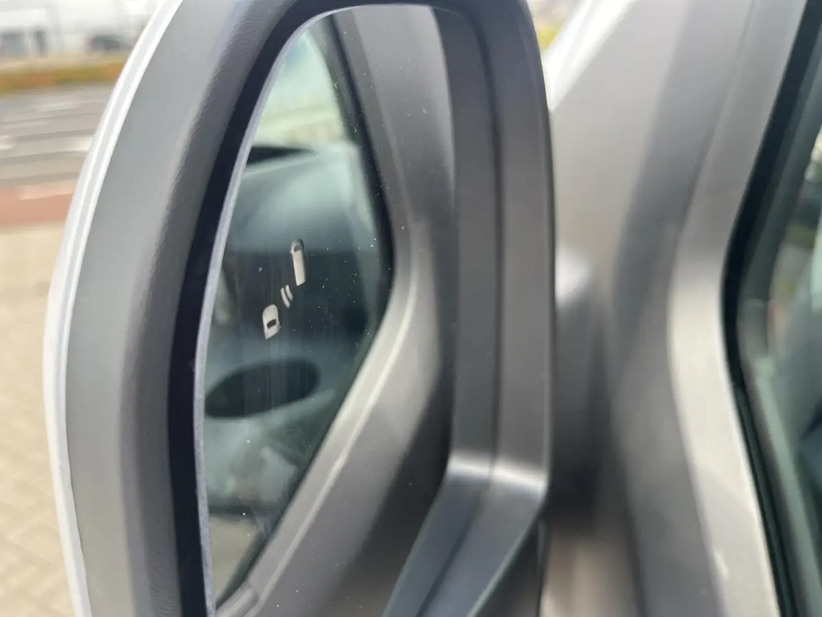 Cust. 340 L2H1 Limited 71 kWh | NU €12800.- VOORDEEL | 17" LMV | BLIS | 360 Graden Camera | WLTP 370KM Actieradius | Adaptieve Cruise Cntrl | Stoel\Spiegel En Voorruitverwarming |
