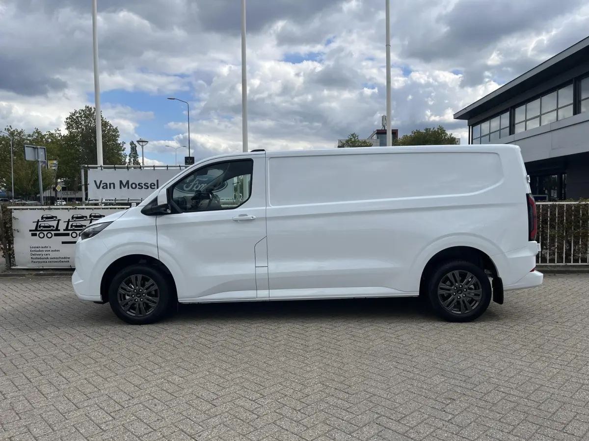 Cust. 340 L2H1 Limited 71 kWh | NU €12800.- VOORDEEL | 17" LMV | BLIS | 360 Graden Camera | WLTP 370KM Actieradius | Adaptieve Cruise Cntrl | Stoel\Spiegel En Voorruitverwarming |