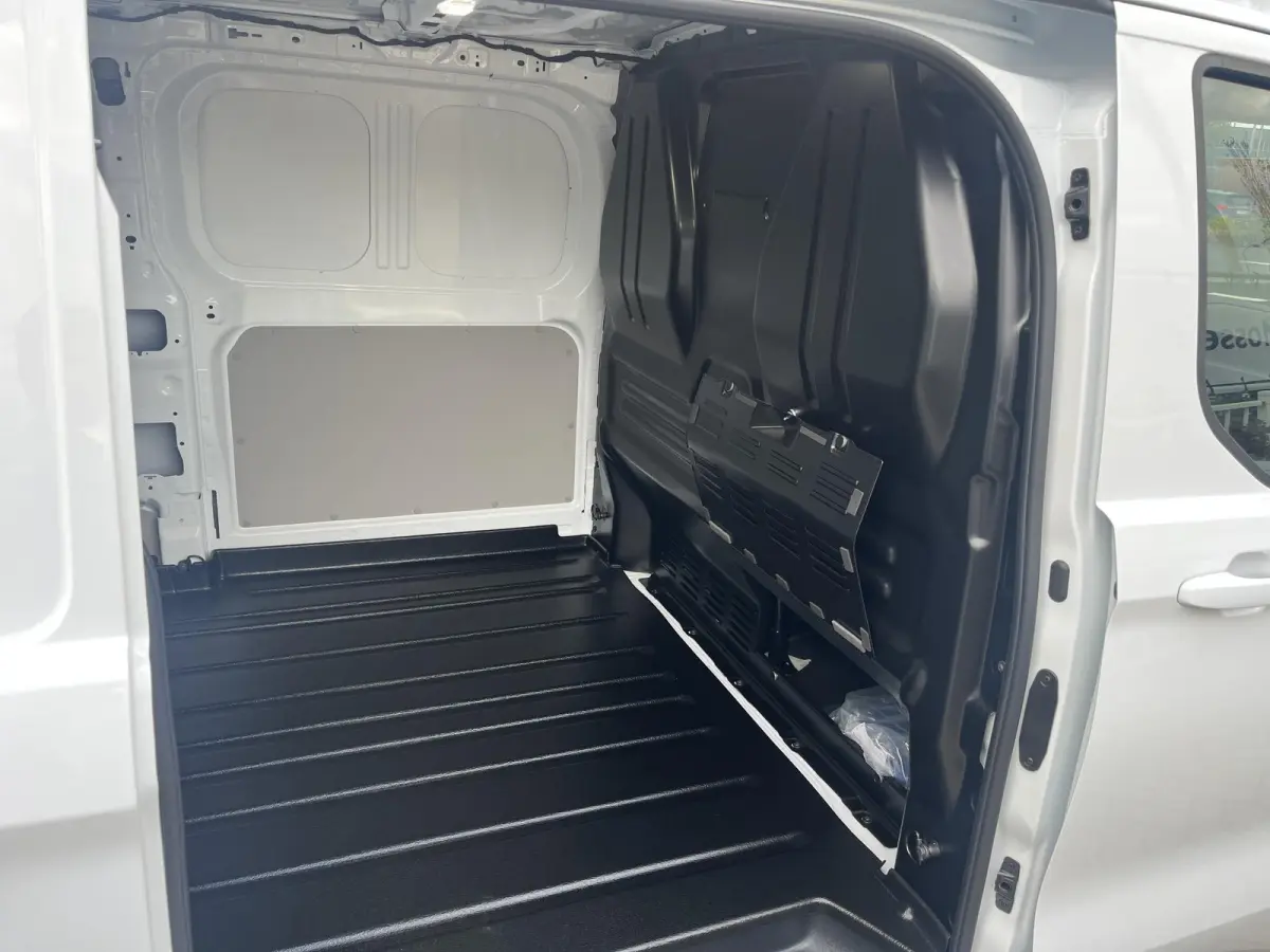 Cust. 340 L2H1 Limited 71 kWh | NU €12800.- VOORDEEL | 17" LMV | BLIS | 360 Graden Camera | WLTP 370KM Actieradius | Adaptieve Cruise Cntrl | Stoel\Spiegel En Voorruitverwarming |