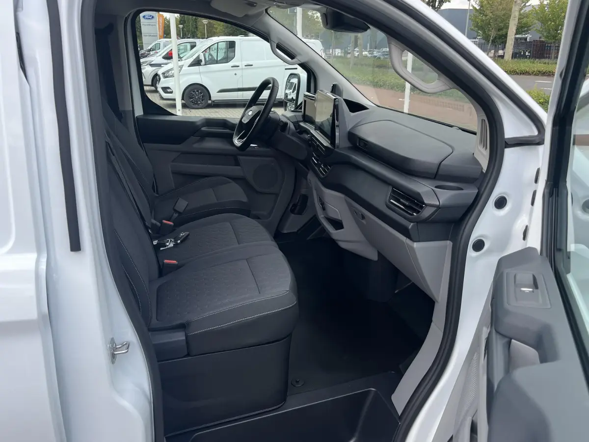 Cust. 340 L2H1 Limited 71 kWh | NU €12800.- VOORDEEL | 17" LMV | BLIS | 360 Graden Camera | WLTP 370KM Actieradius | Adaptieve Cruise Cntrl | Stoel\Spiegel En Voorruitverwarming |