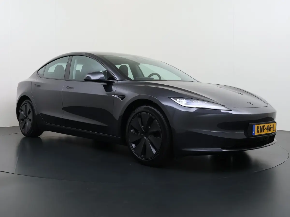 Premium Long Range AWD 78 kWh VAN: 50.900,- VOOR: 47.440,- UW HERFSTVOORDEEL: 3.460,-| 8.000KM!| TESLA GARANTIE T/M 6-2030 OF 80.000KM! ACCU + AANDRIJFLIJN T/M 2034 OF 192.000KM!|