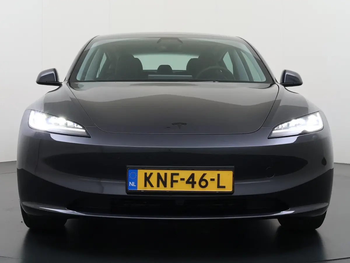 Premium Long Range AWD 78 kWh VAN: 50.900,- VOOR: 47.440,- UW HERFSTVOORDEEL: 3.460,-| 8.000KM!| TESLA GARANTIE T/M 6-2030 OF 80.000KM! ACCU + AANDRIJFLIJN T/M 2034 OF 192.000KM!|