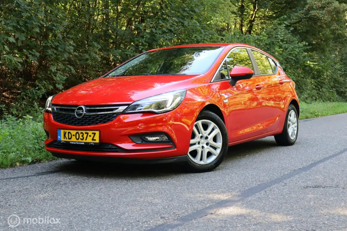 1.0 Edition | Start&Stop | Parkeersensor | NAV |