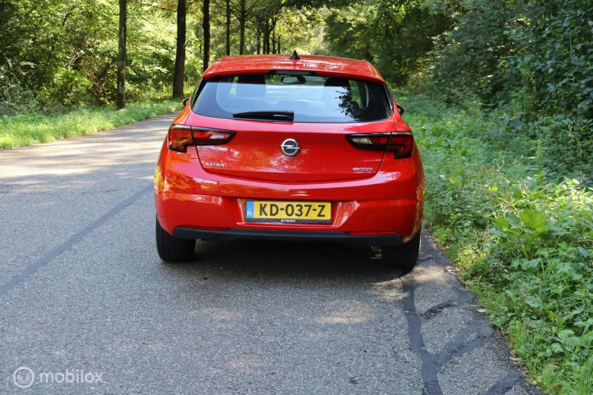 1.0 Edition | Start&Stop | Parkeersensor | NAV |