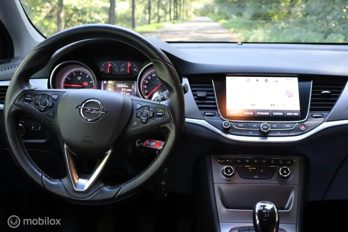 1.0 Edition | Start&Stop | Parkeersensor | NAV |