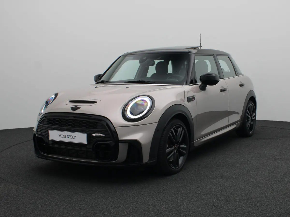 Cooper S John Cooper Works pakket + Stuurwielrand verwarmd + Panoramadak + Head-Up Display + 17''