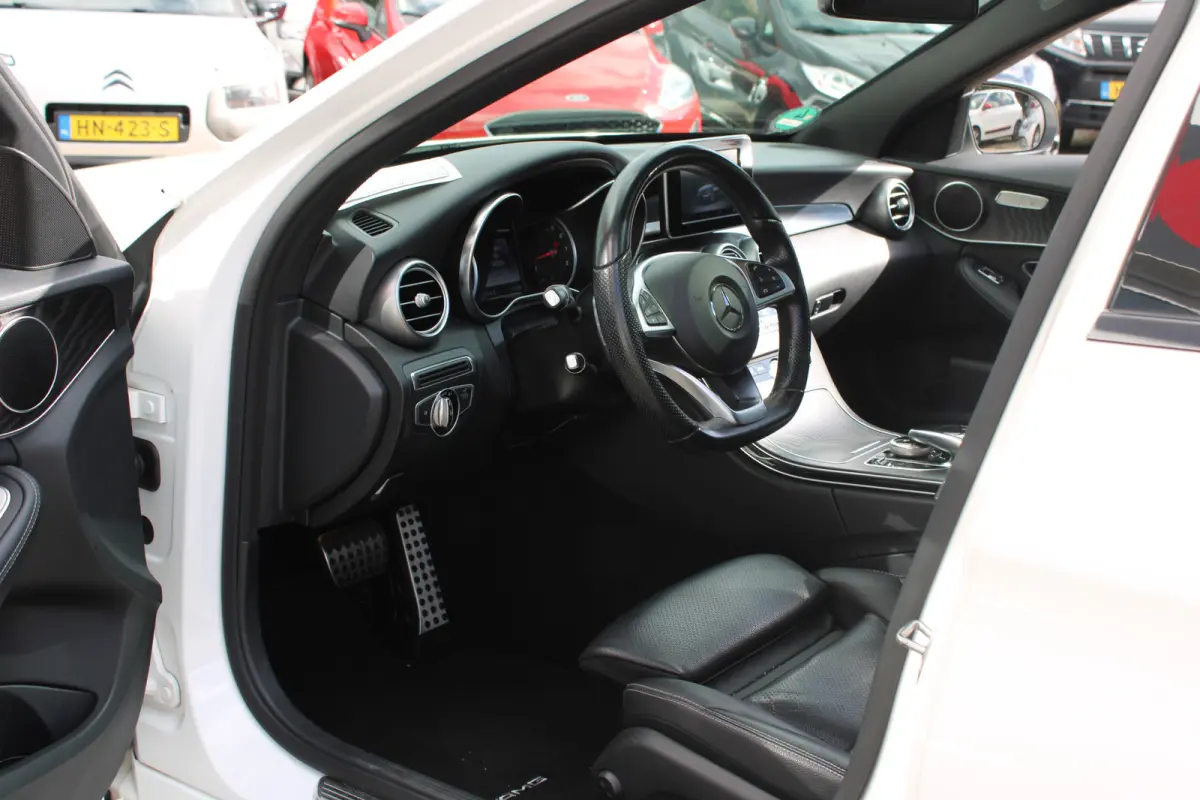 180 AMG Sport Edition//Pano//Sportstoelen//LED!!