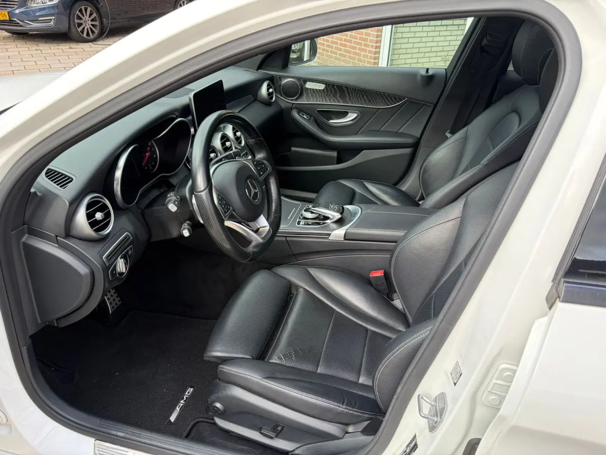 180 AMG Sport Edition//Pano//Sportstoelen//LED!!