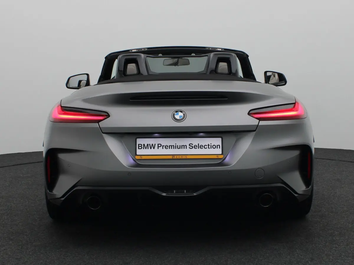 sDrive30i High Executive | M Sport Plus Pack | Parking Pack | Stuurwielrand verwarmd | Elektrisch verstelbare stoelen | Harman Kardon | 19''