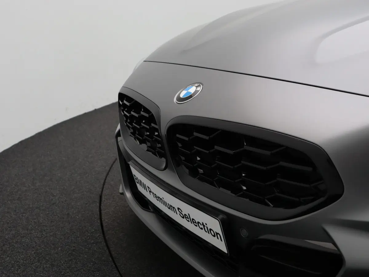 sDrive30i High Executive | M Sport Plus Pack | Parking Pack | Stuurwielrand verwarmd | Elektrisch verstelbare stoelen | Harman Kardon | 19''