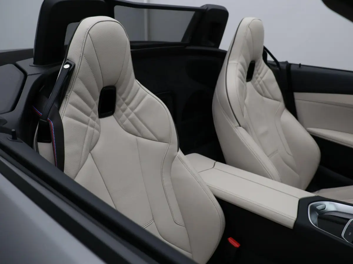 sDrive30i High Executive | M Sport Plus Pack | Parking Pack | Stuurwielrand verwarmd | Elektrisch verstelbare stoelen | Harman Kardon | 19''