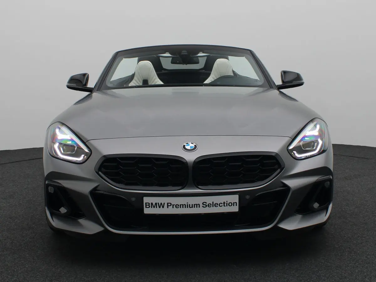 sDrive30i High Executive | M Sport Plus Pack | Parking Pack | Stuurwielrand verwarmd | Elektrisch verstelbare stoelen | Harman Kardon | 19''