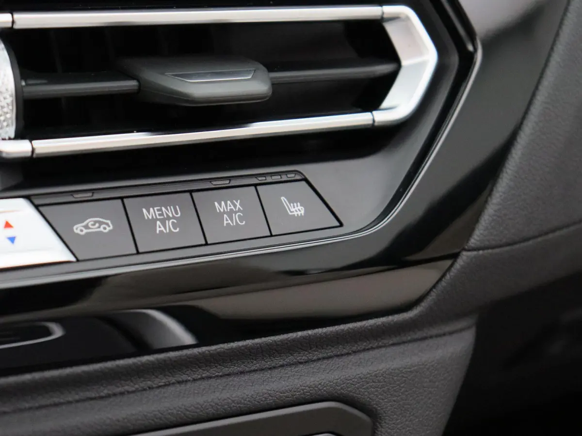 sDrive30i High Executive | M Sport Plus Pack | Parking Pack | Stuurwielrand verwarmd | Elektrisch verstelbare stoelen | Harman Kardon | 19''