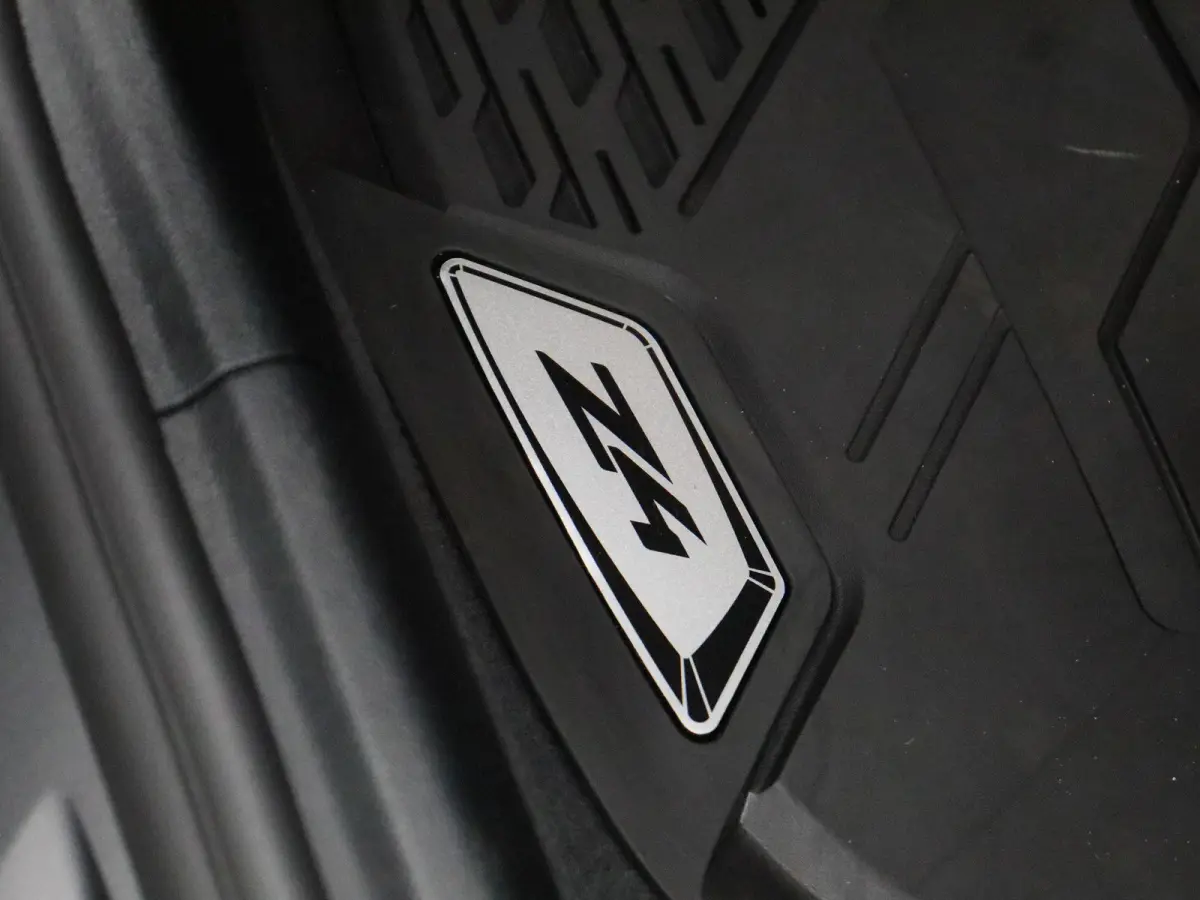 sDrive30i High Executive | M Sport Plus Pack | Parking Pack | Stuurwielrand verwarmd | Elektrisch verstelbare stoelen | Harman Kardon | 19''