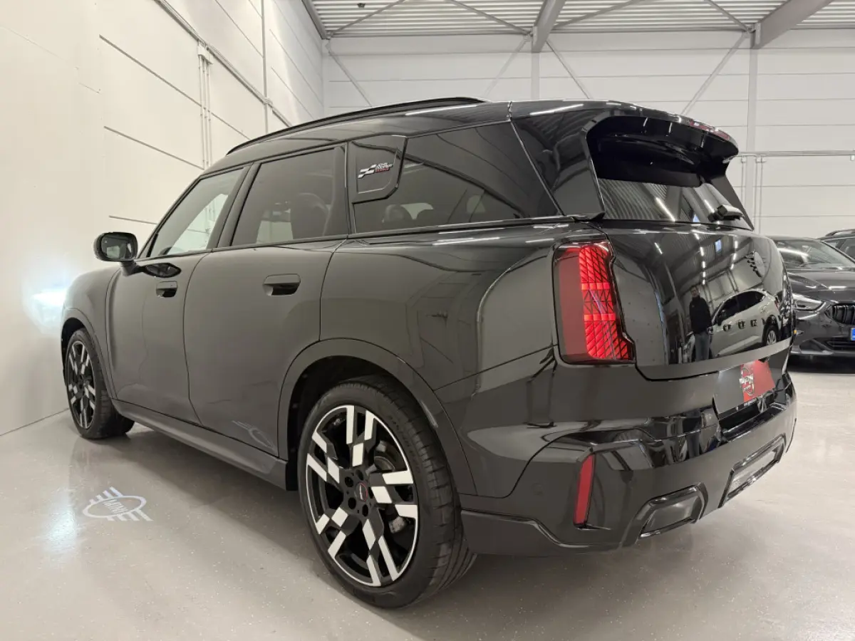 1.5 C JCW XL BLACK PANO/H&K/HEAD-UP/20"/JCW-LEER SPORTST./OLED-SCHERM/JCM-REMMEN/ADAPTIVE-ONDERSTEL/LED/360CAMERA/ACC/KEYLESS/DRIVING ASS.PLUS/BLACK-PACK/FABRIEKS-GARANTIE T/M 03-2028/NET GR