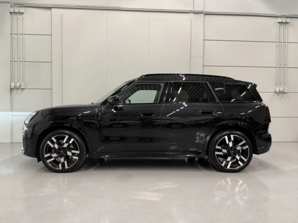 1.5 C JCW XL BLACK PANO/H&K/HEAD-UP/20"/JCW-LEER SPORTST./OLED-SCHERM/JCM-REMMEN/ADAPTIVE-ONDERSTEL/LED/360CAMERA/ACC/KEYLESS/DRIVING ASS.PLUS/BLACK-PACK/FABRIEKS-GARANTIE T/M 03-2028/NET GR