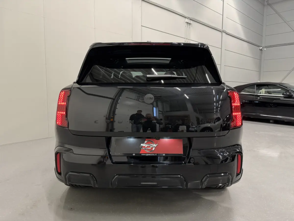 1.5 C JCW XL BLACK PANO/H&K/HEAD-UP/20"/JCW-LEER SPORTST./OLED-SCHERM/JCM-REMMEN/ADAPTIVE-ONDERSTEL/LED/360CAMERA/ACC/KEYLESS/DRIVING ASS.PLUS/BLACK-PACK/FABRIEKS-GARANTIE T/M 03-2028/NET GR