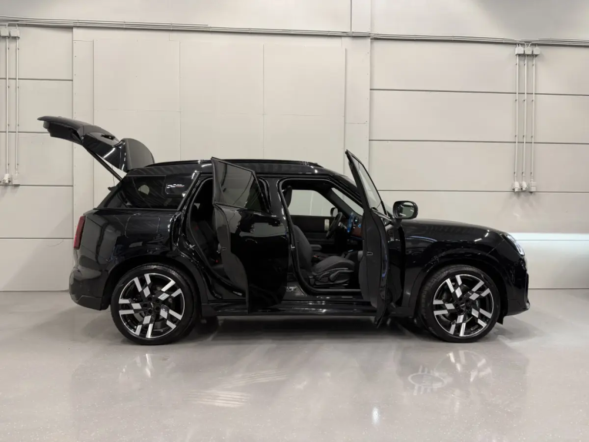 1.5 C JCW XL BLACK PANO/H&K/HEAD-UP/20"/JCW-LEER SPORTST./OLED-SCHERM/JCM-REMMEN/ADAPTIVE-ONDERSTEL/LED/360CAMERA/ACC/KEYLESS/DRIVING ASS.PLUS/BLACK-PACK/FABRIEKS-GARANTIE T/M 03-2028/NET GR