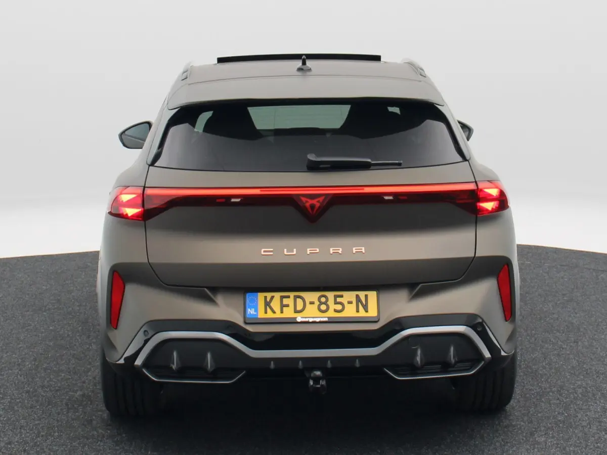 1.5 TSI e-Hybrid VZ Performance | Pano dak | 20" inch | Trekhaak | 272 pk | Sennheiser Audio | HUD | PHEV | Uniek ! |