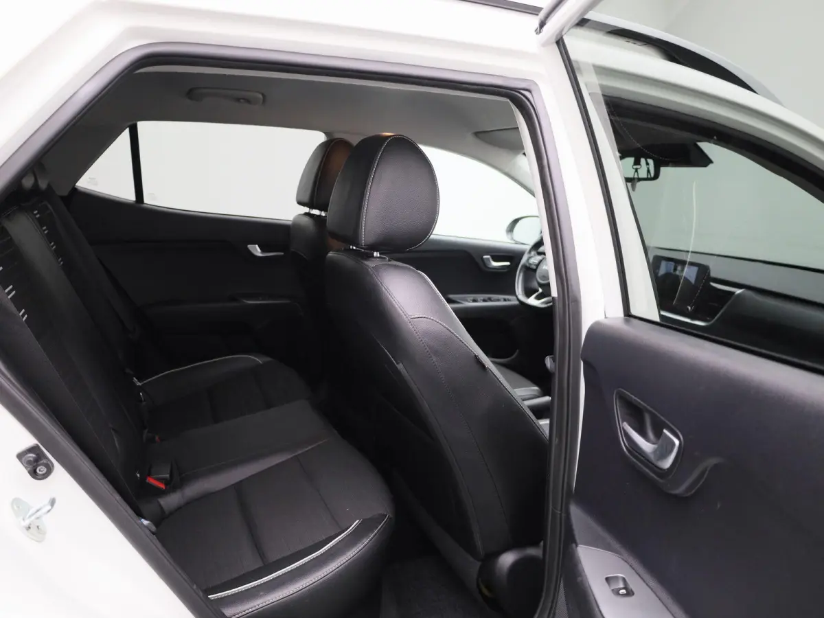 1.0 T-GDi MHEV GT-Line | APPLE CARPLAY | ANDROID AUTO | STOELVERWARMING | STUURVERWARMING | ACHTERUITRIJCAMERA | KEYLESS | NAVIGATIE | DAB RADIO | CRUISE CONTROL | GETINTE RUITEN |