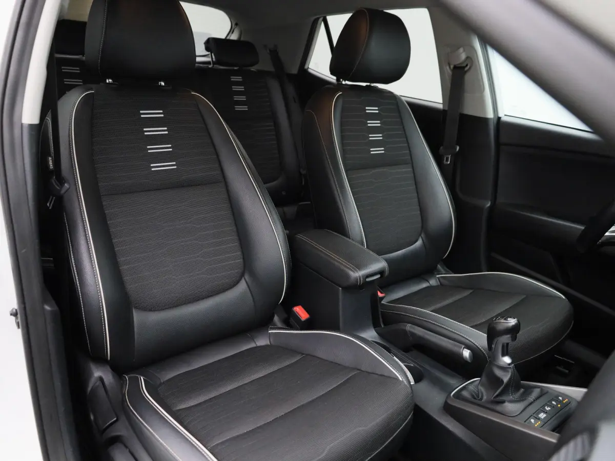 1.0 T-GDi MHEV GT-Line | APPLE CARPLAY | ANDROID AUTO | STOELVERWARMING | STUURVERWARMING | ACHTERUITRIJCAMERA | KEYLESS | NAVIGATIE | DAB RADIO | CRUISE CONTROL | GETINTE RUITEN |