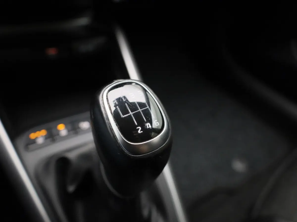 1.0 T-GDi MHEV GT-Line | APPLE CARPLAY | ANDROID AUTO | STOELVERWARMING | STUURVERWARMING | ACHTERUITRIJCAMERA | KEYLESS | NAVIGATIE | DAB RADIO | CRUISE CONTROL | GETINTE RUITEN |