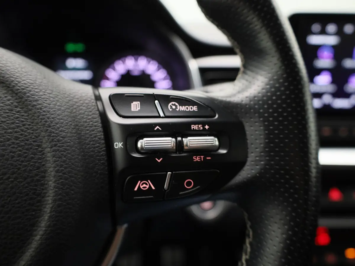 1.0 T-GDi MHEV GT-Line | APPLE CARPLAY | ANDROID AUTO | STOELVERWARMING | STUURVERWARMING | ACHTERUITRIJCAMERA | KEYLESS | NAVIGATIE | DAB RADIO | CRUISE CONTROL | GETINTE RUITEN |