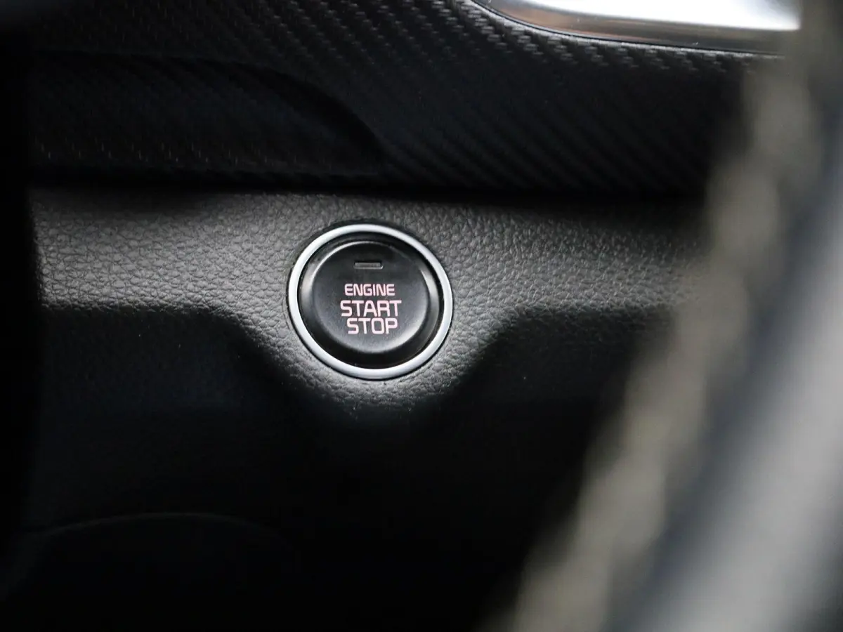 1.0 T-GDi MHEV GT-Line | APPLE CARPLAY | ANDROID AUTO | STOELVERWARMING | STUURVERWARMING | ACHTERUITRIJCAMERA | KEYLESS | NAVIGATIE | DAB RADIO | CRUISE CONTROL | GETINTE RUITEN |