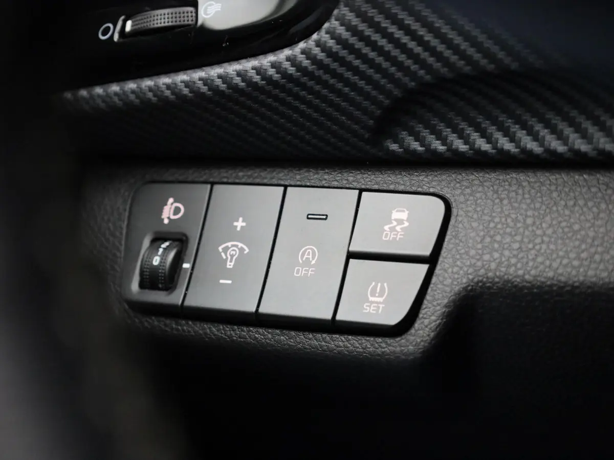 1.0 T-GDi MHEV GT-Line | APPLE CARPLAY | ANDROID AUTO | STOELVERWARMING | STUURVERWARMING | ACHTERUITRIJCAMERA | KEYLESS | NAVIGATIE | DAB RADIO | CRUISE CONTROL | GETINTE RUITEN |