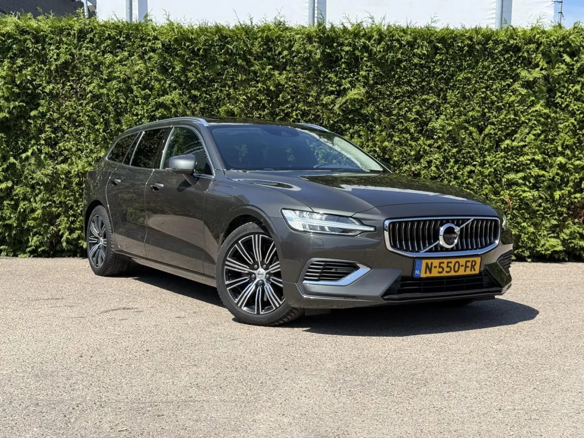 T8 Twin Engine AWD Inscription | 360 camera | Pano dak | Trekhaak | Bliss | Keyless | Elektrische stoelen | Head up display | Harman kardon audio |
