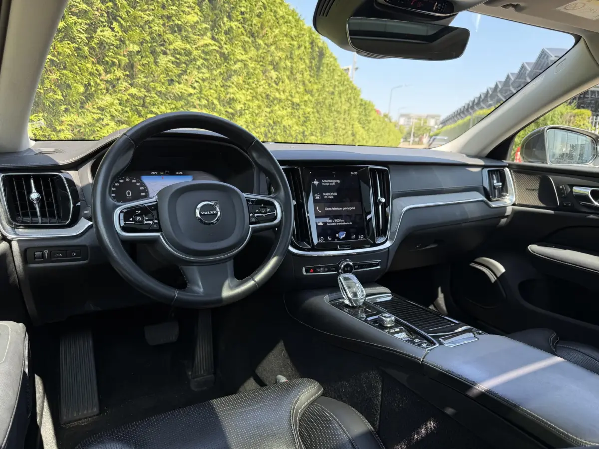 T8 Twin Engine AWD Inscription | 360 camera | Pano dak | Trekhaak | Bliss | Keyless | Elektrische stoelen | Head up display | Harman kardon audio |