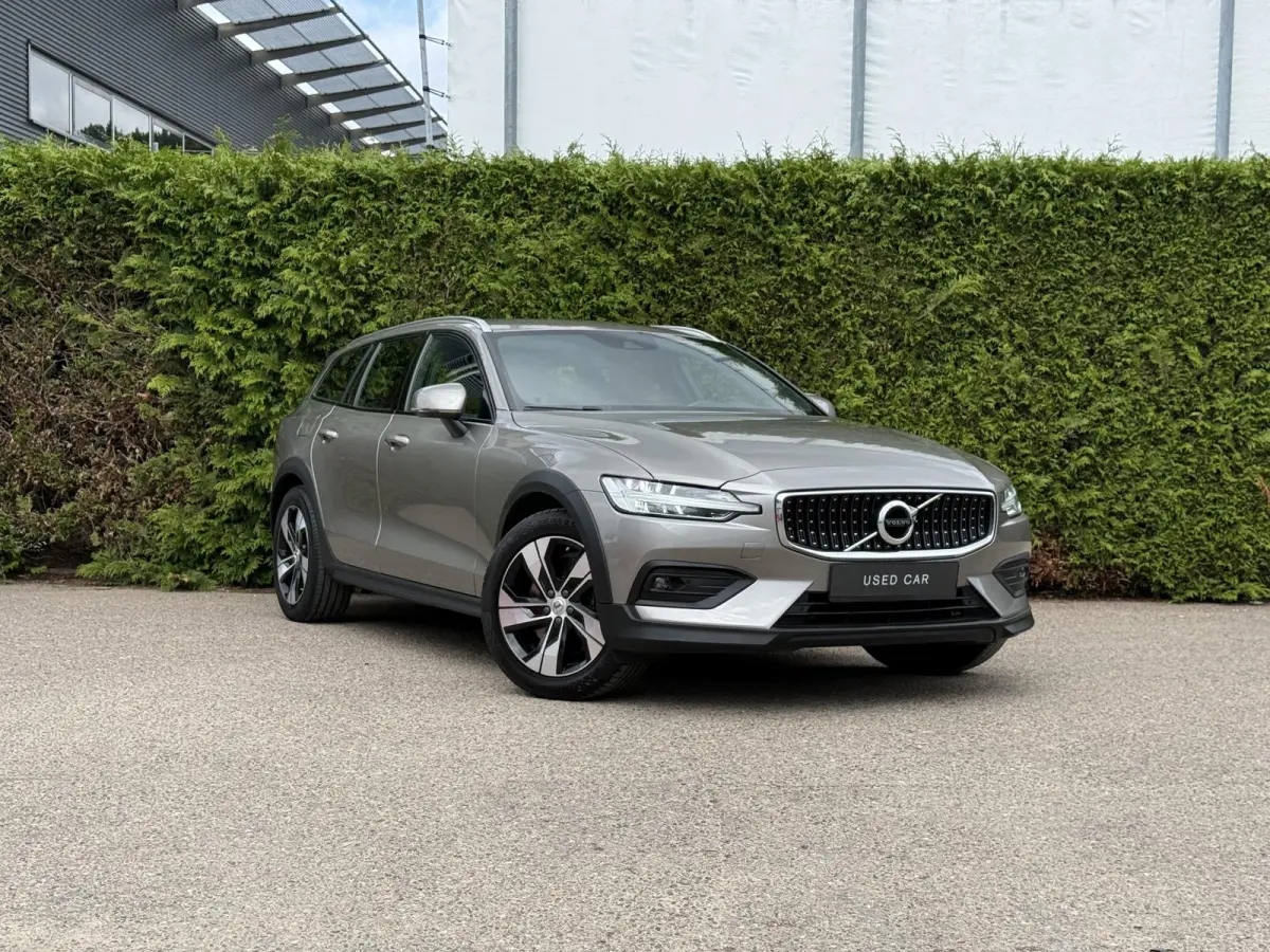 B5 AWD Ultimate | Trekhaak | Bliss | Keyless | Elektrische stoelen | ledere bekleding |
