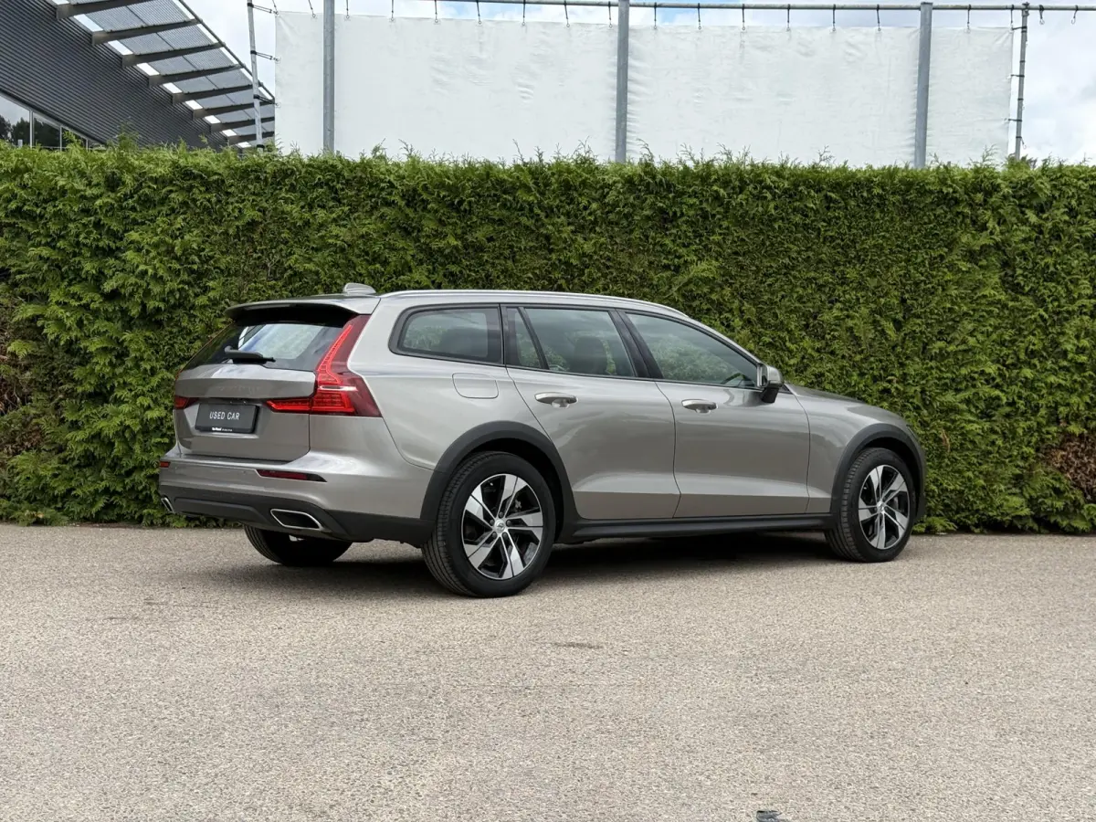 B5 AWD Ultimate | Trekhaak | Bliss | Keyless | Elektrische stoelen | ledere bekleding |