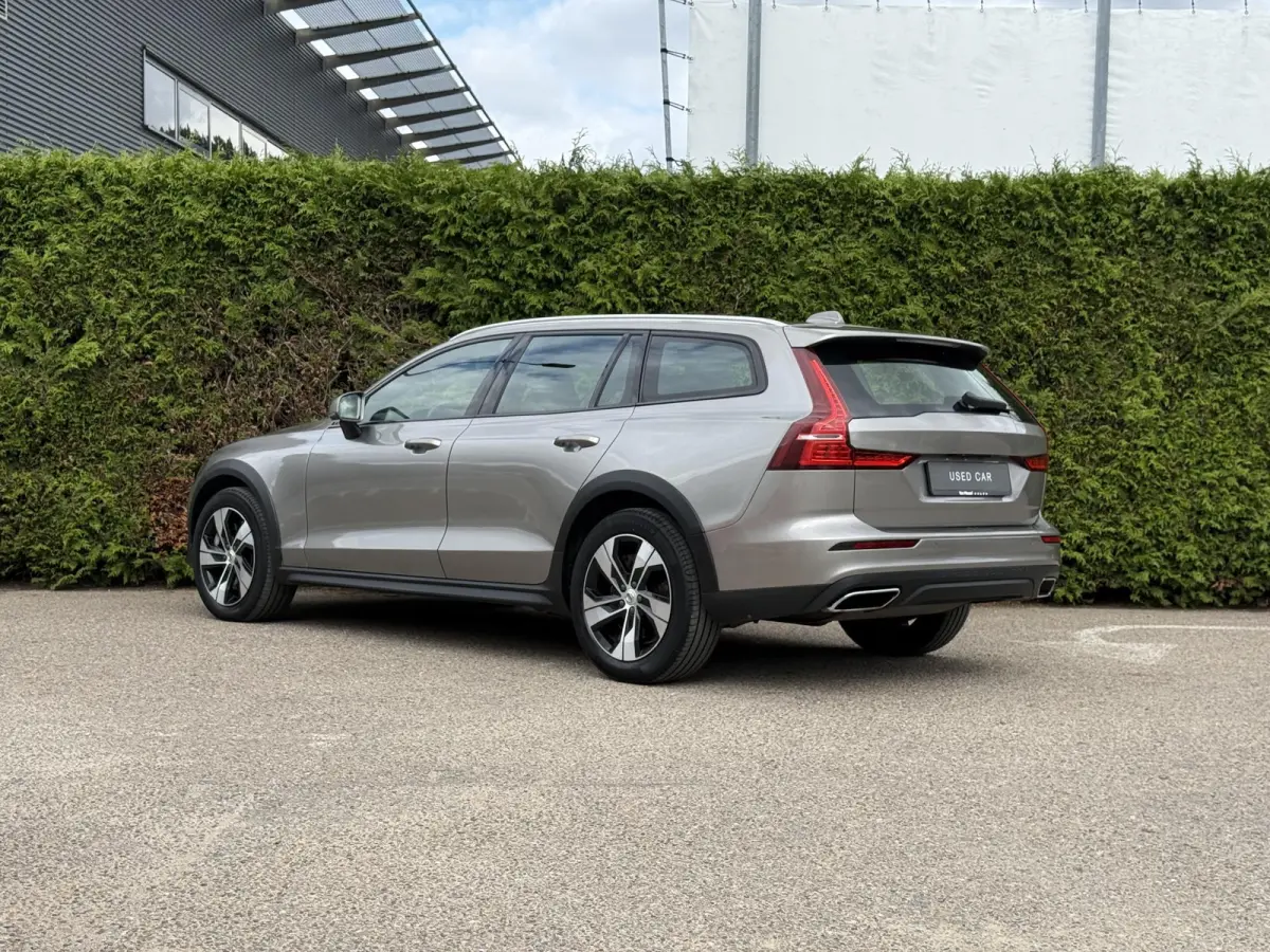 B5 AWD Ultimate | Trekhaak | Bliss | Keyless | Elektrische stoelen | ledere bekleding |